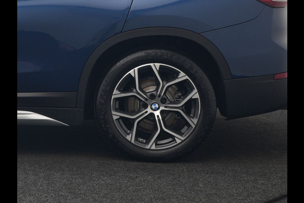 BMW X1 xDrive25e X Line PHEV 221pk Dealer O.H. | Panodak | Head Up | Camera | Sfeerverlichting | Sportstoelen & Stuur Verwarmd | Apple Carplay | Keyless | Navigatie | Cruise Control | DAB | Plug In Hybrid |