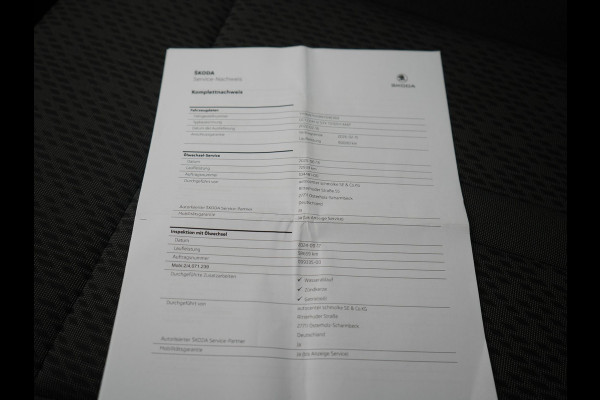 Škoda Octavia Combi 1.4 TSI iV Business Edition Plus PHEV 204pk Dealer O.H. | Trekhaak Afn. | Panodak | Head Up | Adaptive Cruise | Sfeerverlichting | Sportstoelen Memory & Verwarmd | Keyless | Blis | Crystal LED | Navigatie | DAB | Plug In Hybrid |