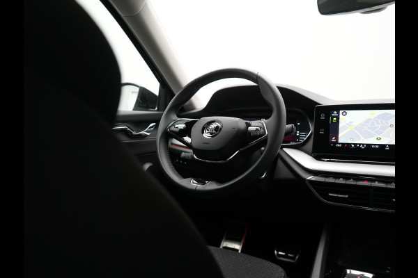 Škoda Octavia Combi 1.4 TSI iV Business Edition Plus PHEV 204pk Dealer O.H. | Trekhaak Afn. | Panodak | Head Up | Adaptive Cruise | Sfeerverlichting | Sportstoelen Memory & Verwarmd | Keyless | Blis | Crystal LED | Navigatie | DAB | Plug In Hybrid |