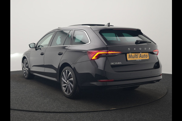 Škoda Octavia Combi 1.4 TSI iV Business Edition Plus PHEV 204pk Dealer O.H. | Trekhaak Afn. | Panodak | Head Up | Adaptive Cruise | Sfeerverlichting | Sportstoelen Memory & Verwarmd | Keyless | Blis | Crystal LED | Navigatie | DAB | Plug In Hybrid |