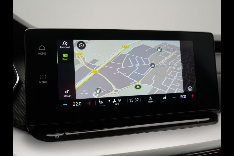 Škoda Octavia Combi 1.4 TSI iV Business Edition Plus PHEV 204pk Dealer O.H. | Trekhaak Afn. | Panodak | Head Up | Adaptive Cruise | Sfeerverlichting | Sportstoelen Memory & Verwarmd | Keyless | Blis | Crystal LED | Navigatie | DAB | Plug In Hybrid |