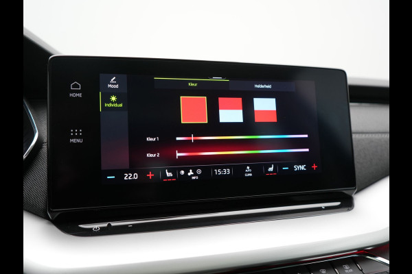 Škoda Octavia Combi 1.4 TSI iV Business Edition Plus PHEV 204pk Dealer O.H. | Trekhaak Afn. | Panodak | Head Up | Adaptive Cruise | Sfeerverlichting | Sportstoelen Memory & Verwarmd | Keyless | Blis | Crystal LED | Navigatie | DAB | Plug In Hybrid |