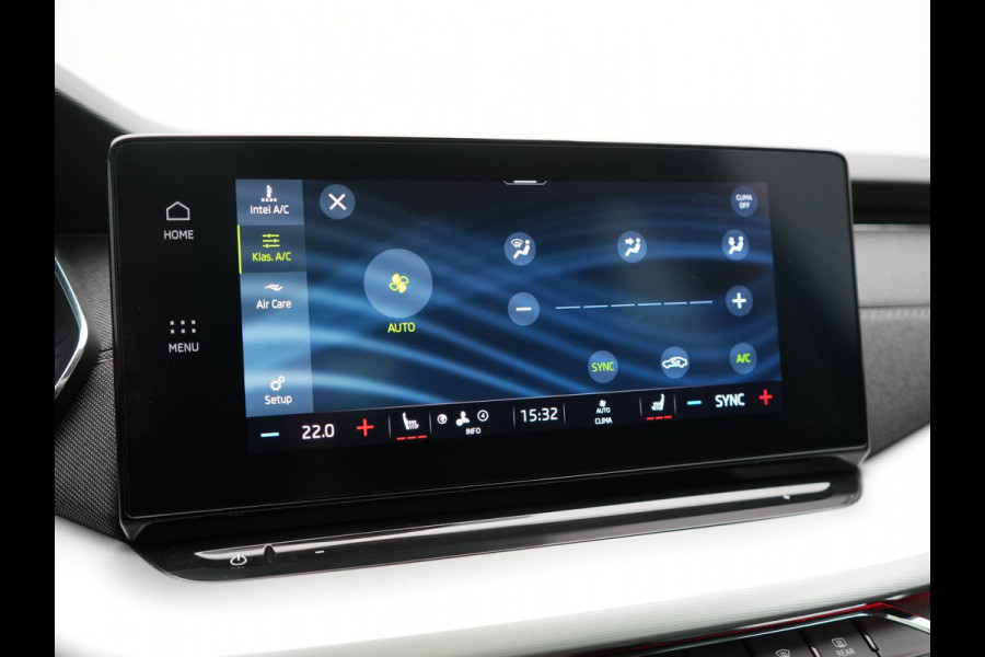 Škoda Octavia Combi 1.4 TSI iV Business Edition Plus PHEV 204pk Dealer O.H. | Trekhaak Afn. | Panodak | Head Up | Adaptive Cruise | Sfeerverlichting | Sportstoelen Memory & Verwarmd | Keyless | Blis | Crystal LED | Navigatie | DAB | Plug In Hybrid |