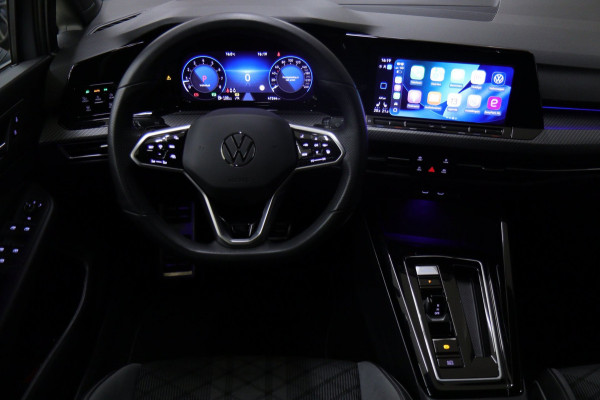 Volkswagen Golf 1.5 eTSI R-Line Business PANO/CAM/CARPLAY/IQ/ACC/DCC/VOL