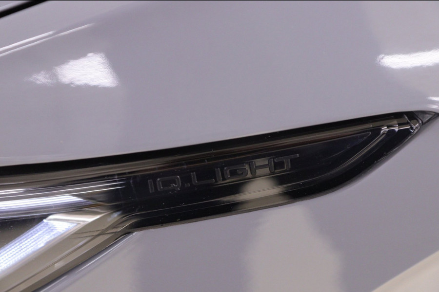 Volkswagen Golf 1.5 eTSI R-Line Business PANO/CAM/CARPLAY/IQ/ACC/DCC/VOL