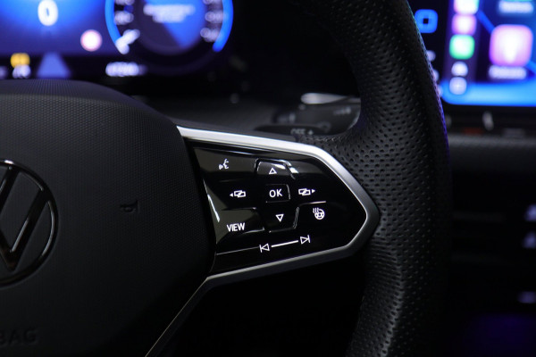 Volkswagen Golf 1.5 eTSI R-Line Business PANO/CAM/CARPLAY/IQ/ACC/DCC/VOL