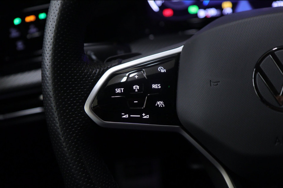 Volkswagen Golf 1.5 eTSI R-Line Business PANO/CAM/CARPLAY/IQ/ACC/DCC/VOL