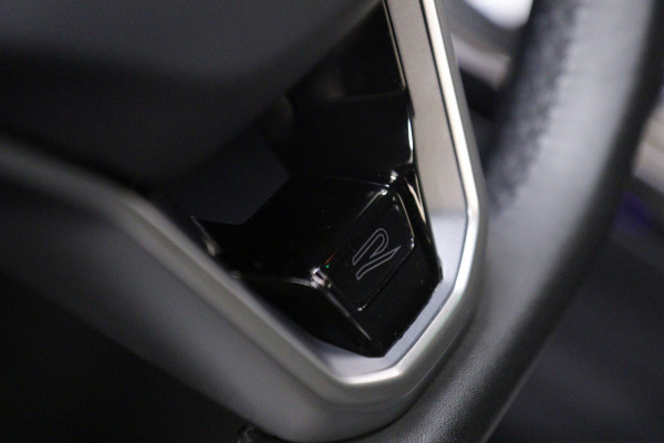 Volkswagen Golf 1.5 eTSI R-Line Business PANO/CAM/CARPLAY/IQ/ACC/DCC/VOL