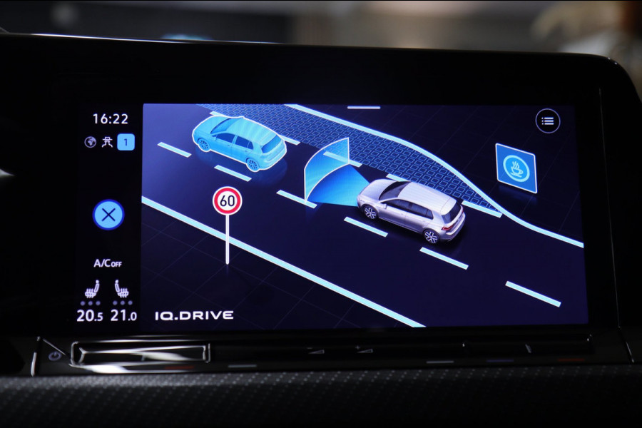 Volkswagen Golf 1.5 eTSI R-Line Business PANO/CAM/CARPLAY/IQ/ACC/DCC/VOL