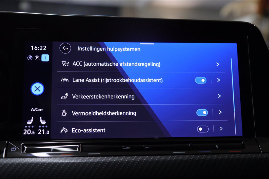 Volkswagen Golf 1.5 eTSI R-Line Business PANO/CAM/CARPLAY/IQ/ACC/DCC/VOL