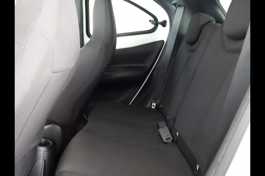 Toyota Aygo X 1.0 VVT-i MT Play Sport | 1e eigenaar | Apple Carplay & AndroidAUTO | Privacy Glass | Camera |