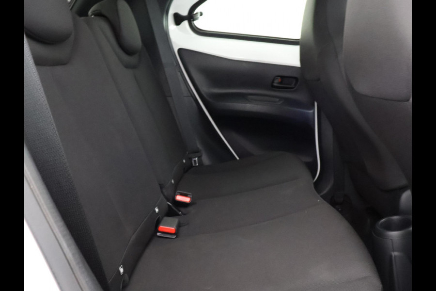 Toyota Aygo X 1.0 VVT-i MT Play Sport | 1e eigenaar | Apple Carplay & AndroidAUTO | Privacy Glass | Camera |