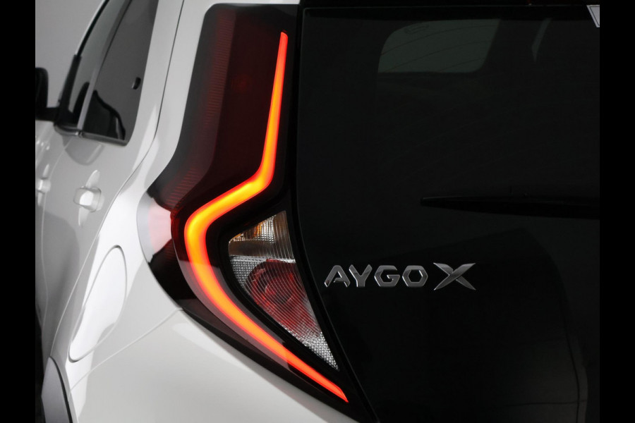 Toyota Aygo X 1.0 VVT-i MT Play Sport | 1e eigenaar | Apple Carplay & AndroidAUTO | Privacy Glass | Camera |