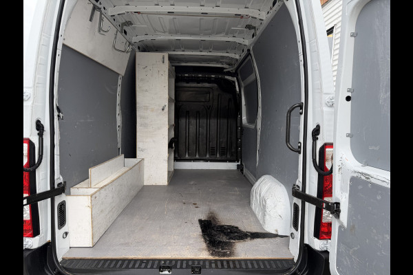 Opel Movano 2.3 Turbo 150pk L2H2 / vaste prijs rijklaar € 17.950 ex btw / lease vanaf € 302 / euro 6 / bpm vrij / airco / cruise / camera / imperial + trap / trekhaak 2500 kg !