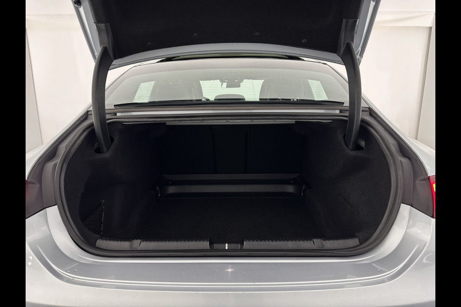 Mercedes-Benz EQE 300 Luxury Line 89 kWh [ 3-Fase ] (INCL.BTW) Aut. *PANO | FULL-LED | ADAPTIVE-CRUISE | MEMORY-PACK | TOP-VIEW | WIDE-SCREEN-DIGI-COCKPIT | NAVI-FULLMAP | DAB | COMFORT-SEATS | ECC | SHIFT-PADDLES | CAMERA | PDC | PRIVACY-GLAS