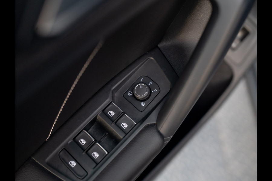 Volkswagen Tiguan 1.5 TSI R-Line Business | Trekhaak wegkl. | Keyless | 20'' | Elk. A-klep | Side Assist | IQ Light | Prijs Rijklaar!!