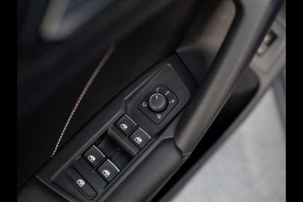 Volkswagen Tiguan 1.5 TSI R-Line Business | Trekhaak wegkl. | Keyless | 20'' | Elk. A-klep | Side Assist | IQ Light | Prijs Rijklaar!!