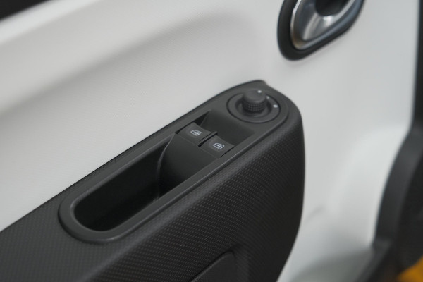 Renault Twingo Z.E. R80 Collection | Lage Kilometerstand | Apple Carplay | Climate Control