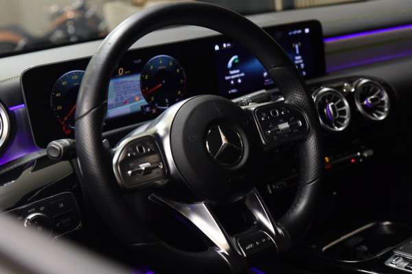 Mercedes-Benz A-Klasse 250 AMG EDITION PANO/BURM/STOELVER/SFEERVER/VOL