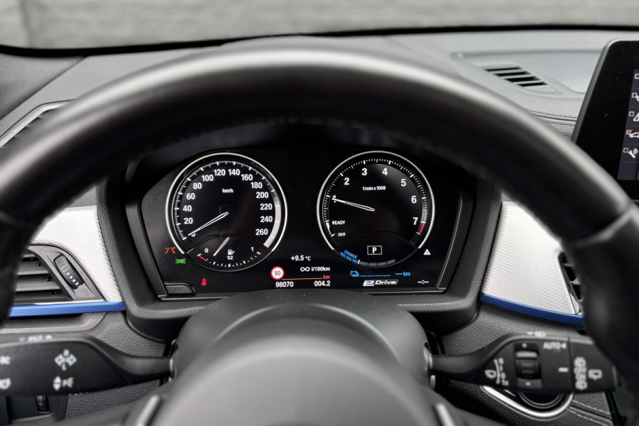 BMW X1 xDrive25e M-Sport | Panodak | Camera | Head-Up | Comfort Access | Adaptive Cruise