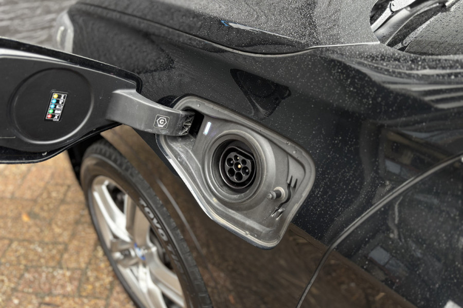 BMW X1 xDrive25e M-Sport | Panodak | Camera | Head-Up | Comfort Access | Adaptive Cruise