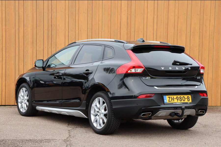 Volvo V40 Cross Country 1.5 T3 Polar+ Luxury org.NL pano-dak trekhaak Harman/Kardon leer+vw