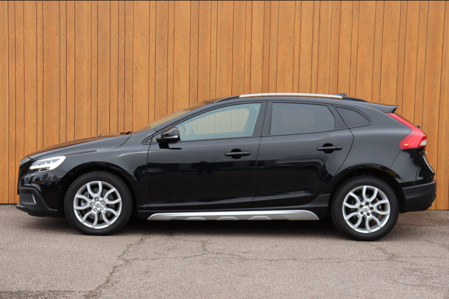 Volvo V40 Cross Country 1.5 T3 Polar+ Luxury org.NL pano-dak trekhaak Harman/Kardon leer+vw