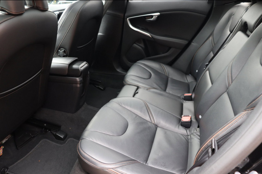 Volvo V40 Cross Country 1.5 T3 Polar+ Luxury org.NL pano-dak trekhaak Harman/Kardon leer+vw