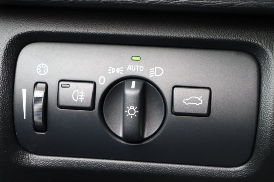 Volvo V40 Cross Country 1.5 T3 Polar+ Luxury org.NL pano-dak trekhaak Harman/Kardon leer+vw