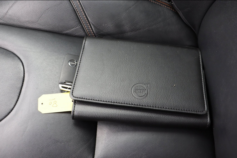 Volvo V40 Cross Country 1.5 T3 Polar+ Luxury org.NL pano-dak trekhaak Harman/Kardon leer+vw