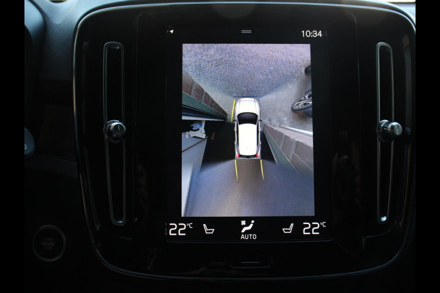 Volvo XC40 1.5 T4 Plug-in hybrid Plus Bright Climate control Adaptieve cruise control Parkeersensoren Achteruitrijdcamera 360* Keyless LED Navigatie Verwarmde voorstoelen Apple Carplay/ Android Auto