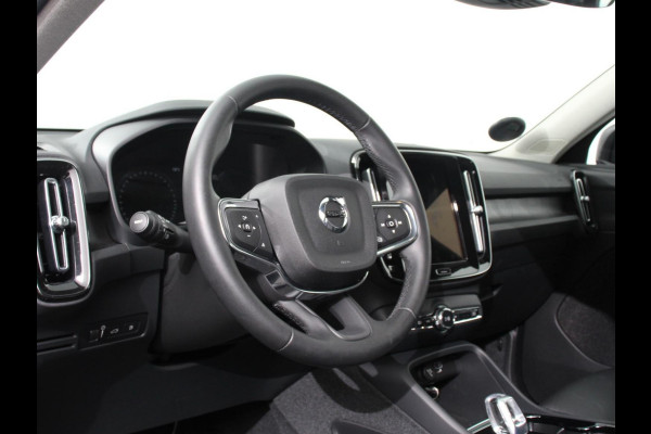 Volvo XC40 1.5 T4 Plug-in hybrid Plus Bright Climate control Adaptieve cruise control Parkeersensoren Achteruitrijdcamera 360* Keyless LED Navigatie Verwarmde voorstoelen Apple Carplay/ Android Auto