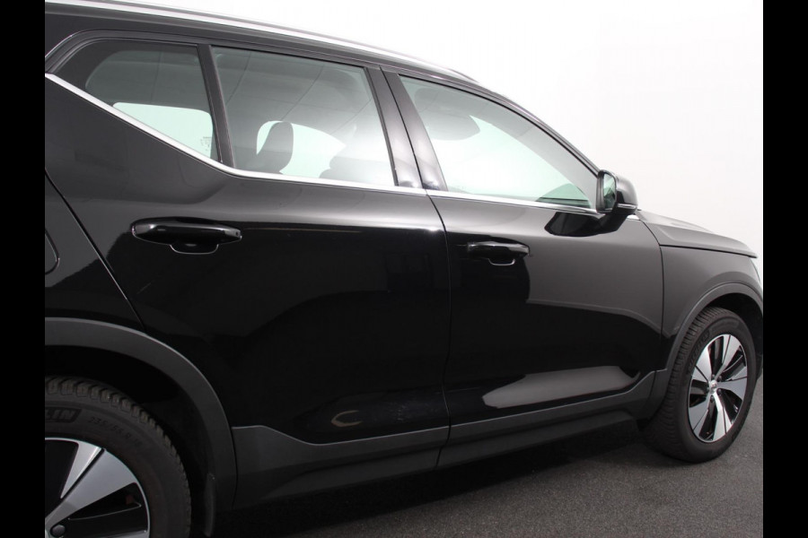 Volvo XC40 1.5 T4 Plug-in hybrid Plus Bright Climate control Adaptieve cruise control Parkeersensoren Achteruitrijdcamera 360* Keyless LED Navigatie Verwarmde voorstoelen Apple Carplay/ Android Auto