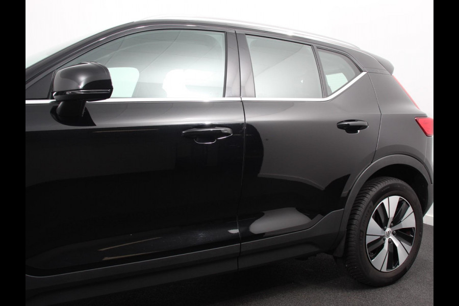 Volvo XC40 1.5 T4 Plug-in hybrid Plus Bright Climate control Adaptieve cruise control Parkeersensoren Achteruitrijdcamera 360* Keyless LED Navigatie Verwarmde voorstoelen Apple Carplay/ Android Auto