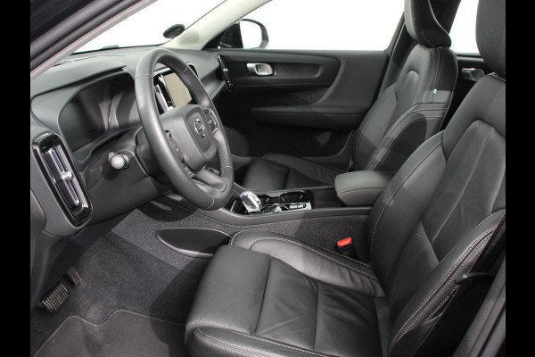 Volvo XC40 1.5 T4 Plug-in hybrid Plus Bright Climate control Adaptieve cruise control Parkeersensoren Achteruitrijdcamera 360* Keyless LED Navigatie Verwarmde voorstoelen Apple Carplay/ Android Auto