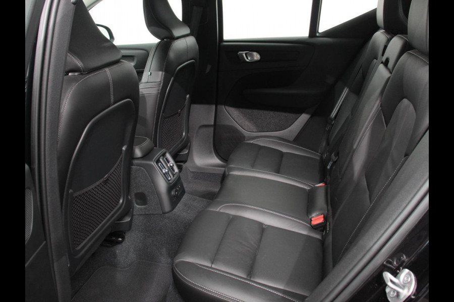 Volvo XC40 1.5 T4 Plug-in hybrid Plus Bright Climate control Adaptieve cruise control Parkeersensoren Achteruitrijdcamera 360* Keyless LED Navigatie Verwarmde voorstoelen Apple Carplay/ Android Auto