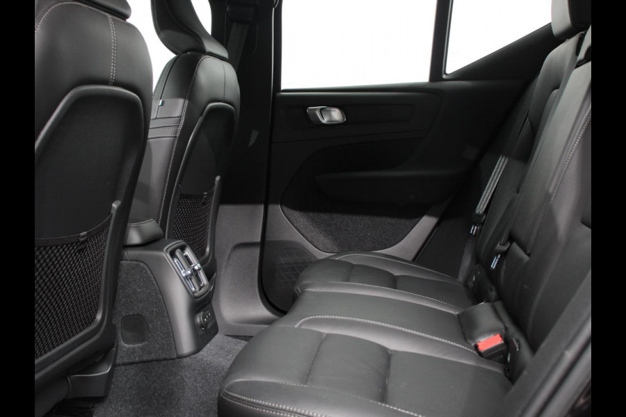 Volvo XC40 1.5 T4 Plug-in hybrid Plus Bright Climate control Adaptieve cruise control Parkeersensoren Achteruitrijdcamera 360* Keyless LED Navigatie Verwarmde voorstoelen Apple Carplay/ Android Auto