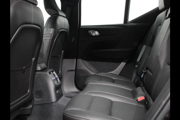 Volvo XC40 1.5 T4 Plug-in hybrid Plus Bright Climate control Adaptieve cruise control Parkeersensoren Achteruitrijdcamera 360* Keyless LED Navigatie Verwarmde voorstoelen Apple Carplay/ Android Auto