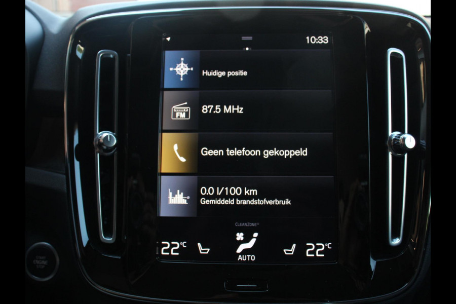 Volvo XC40 1.5 T4 Plug-in hybrid Plus Bright Climate control Adaptieve cruise control Parkeersensoren Achteruitrijdcamera 360* Keyless LED Navigatie Verwarmde voorstoelen Apple Carplay/ Android Auto
