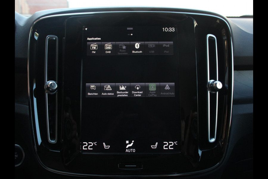 Volvo XC40 1.5 T4 Plug-in hybrid Plus Bright Climate control Adaptieve cruise control Parkeersensoren Achteruitrijdcamera 360* Keyless LED Navigatie Verwarmde voorstoelen Apple Carplay/ Android Auto