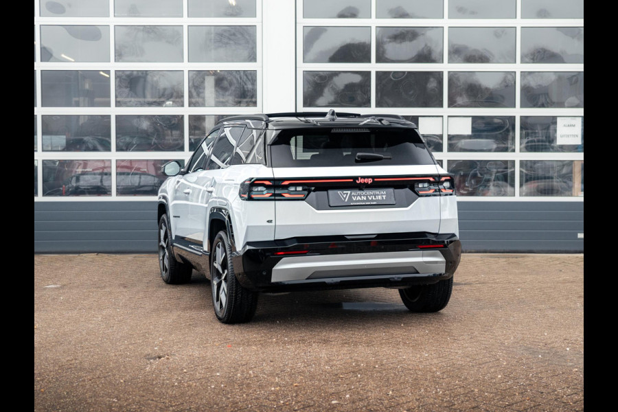 Jeep Compass First Edition 74 kWh | Uit voorraad leverbaar !| Adapt. Cruise | Camera | Carplay | 20" | Elektr. A-Klep | Navi | Winter Pack | Schuif/Kanteldak | Premium Pack | Conv. Pack | Warmtepomp