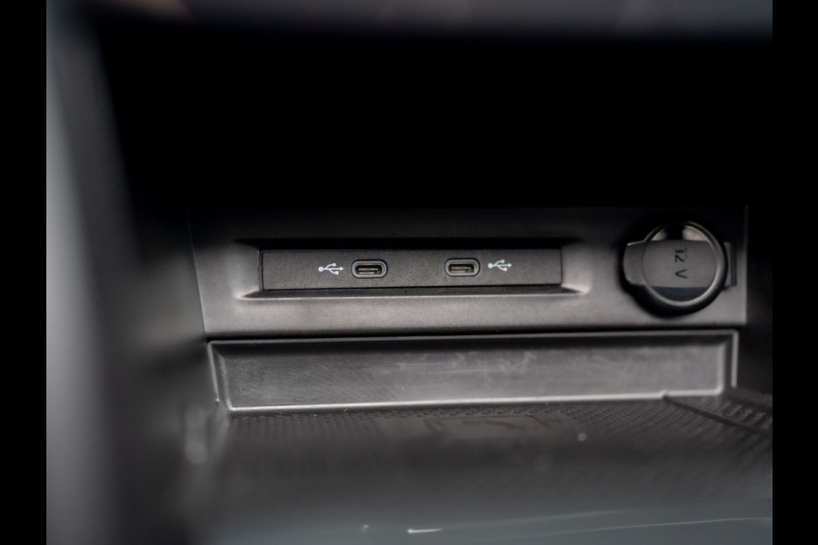 Volkswagen Tiguan 1.5 TSI R-Line Business | Black Style | Panodak | Elk. A-klep | IQ Light | Prijs Rijklaar!!