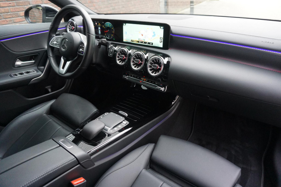 Mercedes-Benz CLA-Klasse Shooting Brake 200 Business Solution Luxury/Leer/Rijassist/1e Eig /Dealeronderhouden.