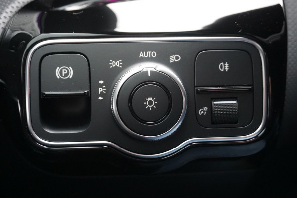 Mercedes-Benz CLA-Klasse Shooting Brake 200 Business Solution Luxury/Leer/Rijassist/1e Eig /Dealeronderhouden.