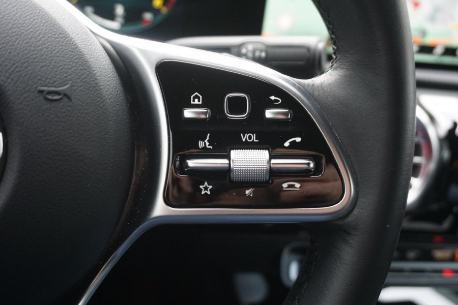 Mercedes-Benz CLA-Klasse Shooting Brake 200 Business Solution Luxury/Leer/Rijassist/1e Eig /Dealeronderhouden.