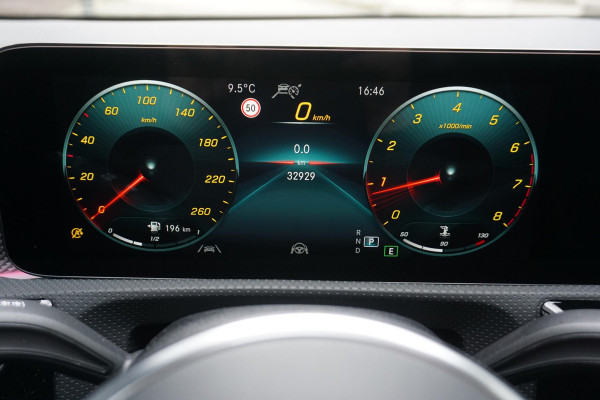 Mercedes-Benz CLA-Klasse Shooting Brake 200 Business Solution Luxury/Leer/Rijassist/1e Eig /Dealeronderhouden.