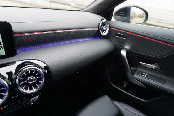 Mercedes-Benz CLA-Klasse Shooting Brake 200 Business Solution Luxury/Leer/Rijassist/1e Eig /Dealeronderhouden.