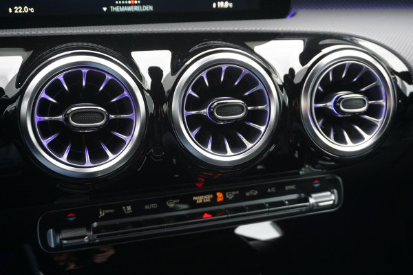 Mercedes-Benz CLA-Klasse Shooting Brake 200 Business Solution Luxury/Leer/Rijassist/1e Eig /Dealeronderhouden.