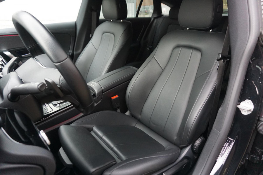 Mercedes-Benz CLA-Klasse Shooting Brake 200 Business Solution Luxury/Leer/Rijassist/1e Eig /Dealeronderhouden.