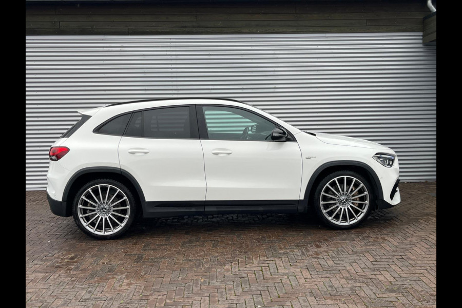Mercedes-Benz GLA AMG 35 4MATIC panorama night trekhaak vol vol